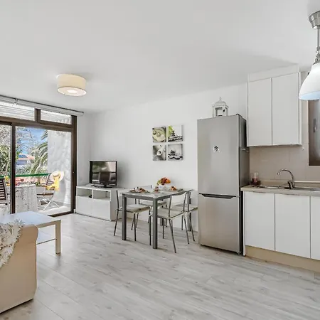 Cozy - 150 Meters From The Beach, Free Wi-fi Apartmán Playa de las Americas (Tenerife)